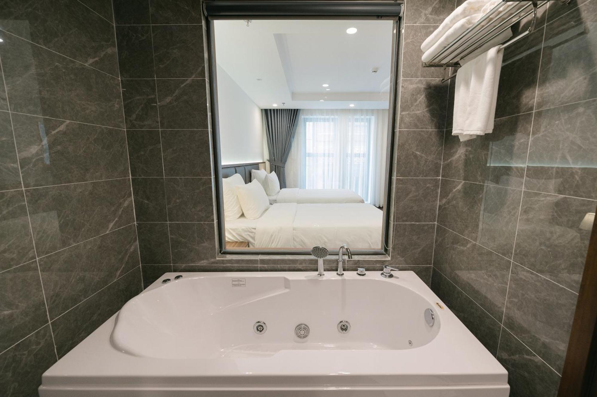 Love St - Hanoi Hotel Esterno foto
